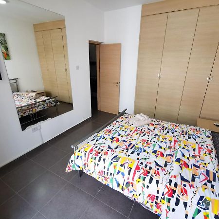 Beachy Keen City Apartment Ларнака Екстериор снимка
